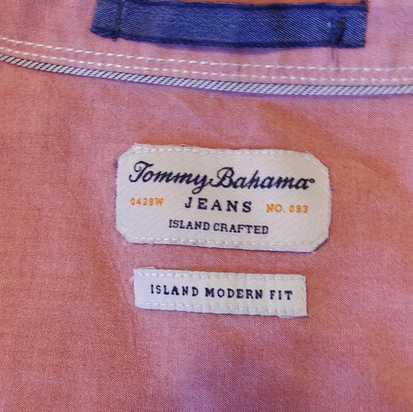 EUC Tommy Bahama Jeans Mens Shirt - Picture 3 of 4